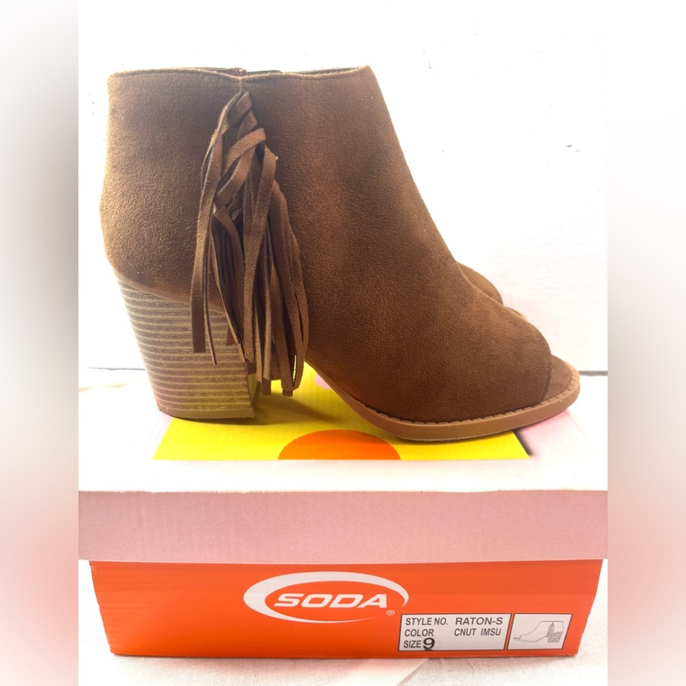 Soda 9 RATON-S Tan Suede Fringe Peep Toe Wood Stack Heel Zip Ankle Booties